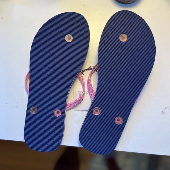 Brand New Women’s Vera Bradley Flip Flops!! - Picture 3 of 4